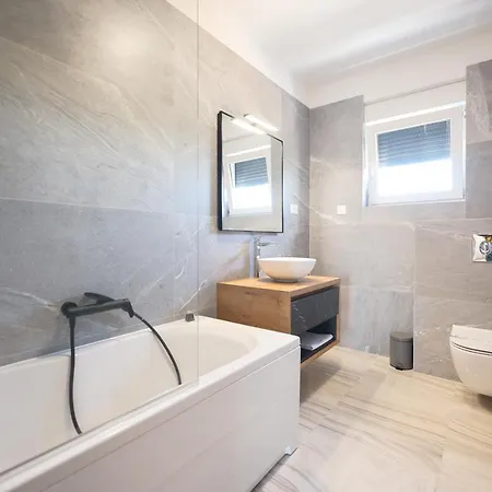 Villa Rhapsody In - Luxury In Zadar Crno