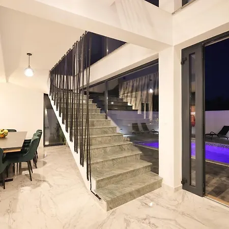 Rhapsody In - Luxury In Zadar Вилла Crno